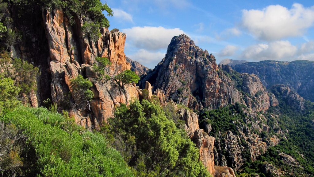 Vanabundos.com Korsika Wanderurlaub Entdecken Sie die besten Routen und Tipps